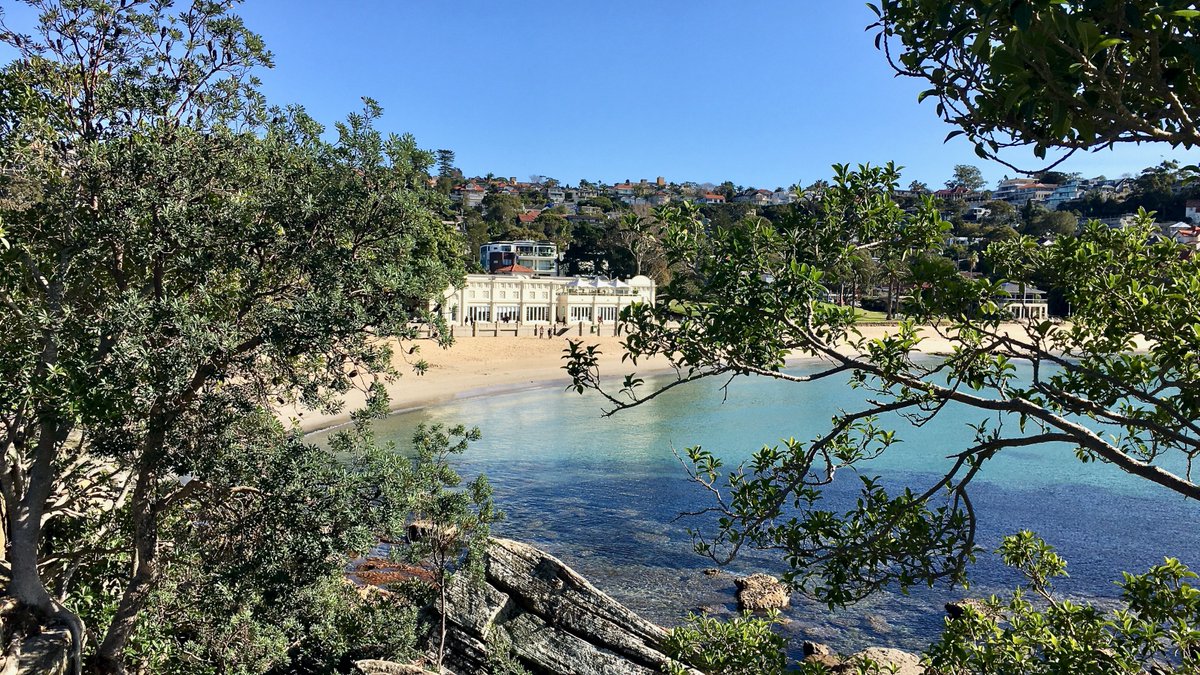 reseyspru's tweet photo. At beautiful Balmoral this morning to discuss my up-coming appearance via Zoom at the Balmoral Beach Club's monthly storytelling night featuring The Memory Pool: Australian stories of summer, sun and swimming. 
#thememorypool #balmoralbeach #balmoralbaths https://t.co/izetNDKYiX