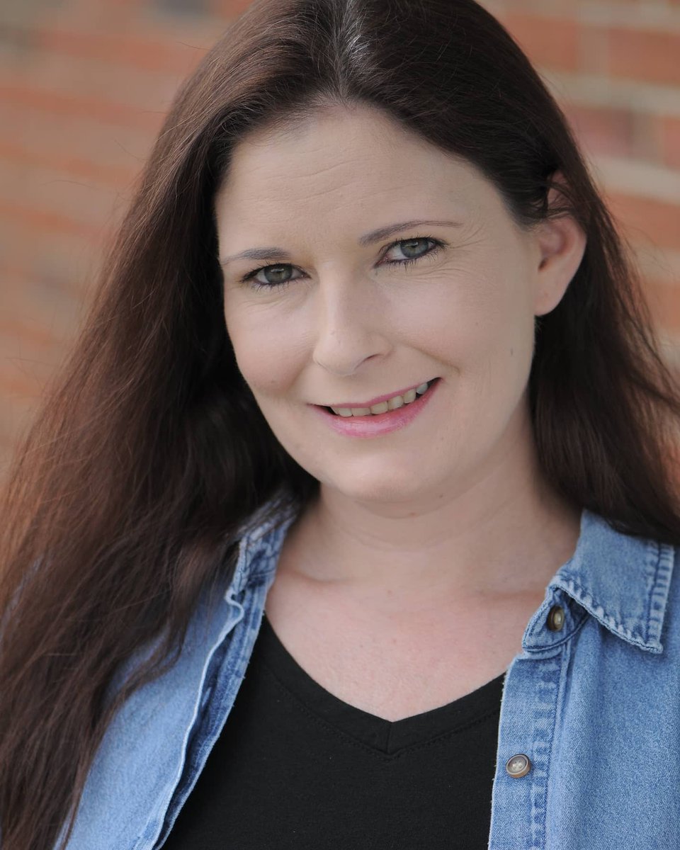 CatJerald's tweet photo. New #headshot https://t.co/F6Y2cClmqV