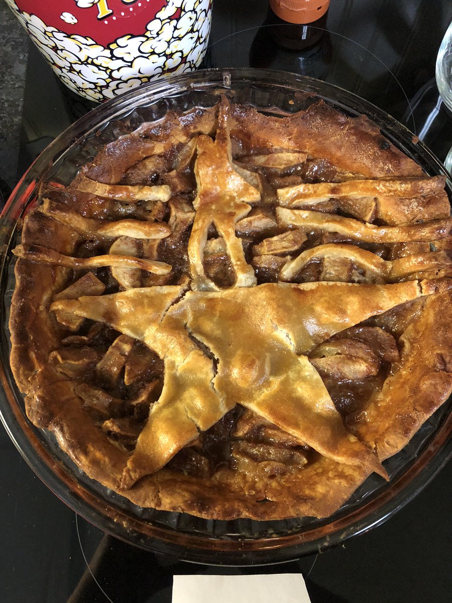 Teri1004's tweet photo. How lucky we are to eat a pie right now!...and watch Hamilton! @Lin_Manuel https://t.co/CwK8enAmyG