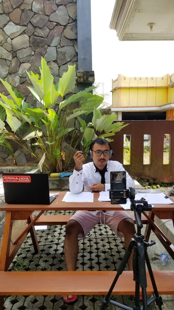 kusdianakun's tweet photo. Enak banget bos bilang sulit @DPR_RI 

Nih ane garap skripsi RUU P-KS juga sulit, tapi alhamdulillah udah kelar sampe sidang 

KSDNBGSD 1 vs 0 @DPR_RI https://t.co/QLRzFXdPOw
