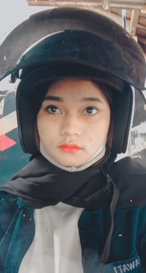 lismacuteeeee's tweet photo. Lu mah enak sexy, cantik, glowing, tinggi, putih. Lah gua lucu doang, itu juga kadang2-,  #morningsexy https://t.co/YsPzBhk0hQ