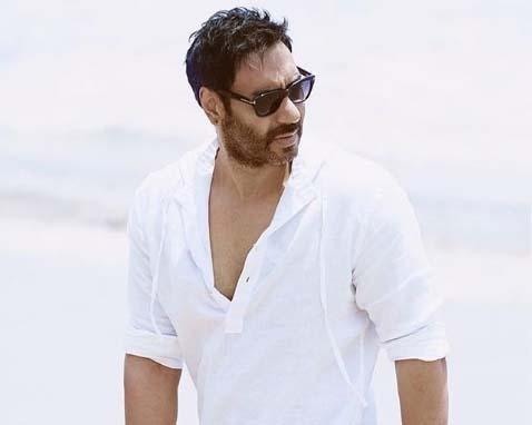 bhaskarlivein's tweet photo. Actor-producer #AjayDevgn is all set to announce a film based on the attack on Indian soldiers by Chinese troops in #LadakhsGalwanValley.
Read More............
#ActorAjayDevgn #GalwanValleyIncident #GalwanClash #Bollywood

https://t.co/HgPiPd1mJm https://t.co/3etI9dY6SZ
