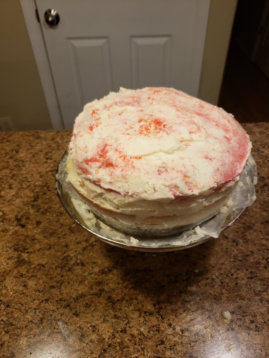 ssnyder40's tweet photo. @NailedIt #redwhiteandbluecakes
#4thofJuly2020 #nailedit #buttercreanfrosting https://t.co/oqfmfsZ90r