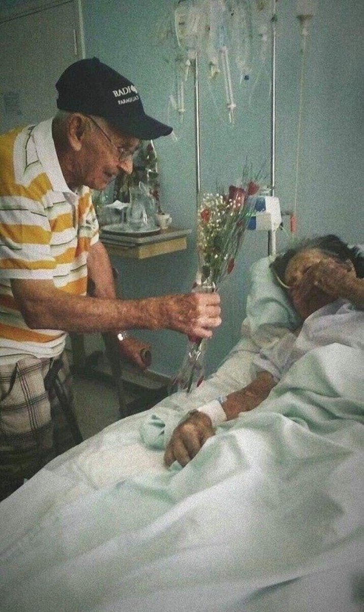 meuamorc2's tweet photo. "Quando a gente gosta, é claro que a gente cuida..." ❤💐 https://t.co/7XyiROns9x