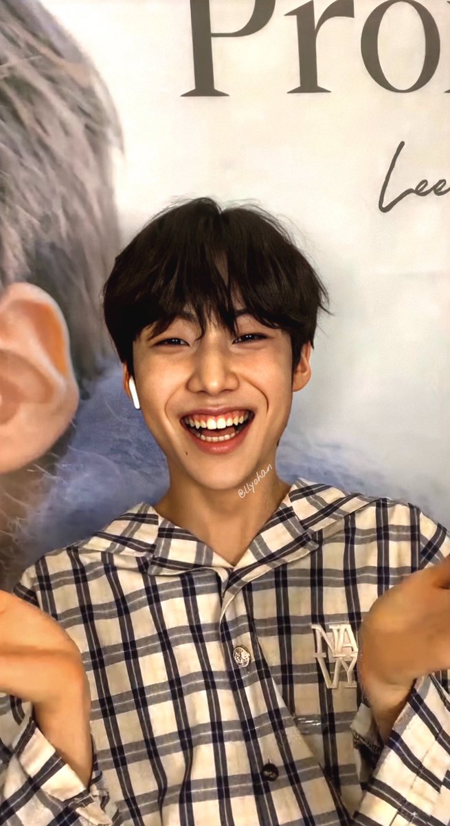 llyb_'s tweet image. 200703 As Promised Video Call Fansign

비누방울 마법의 행복ㅋㅋㅋ 🧼✨

#이은상 #LEEEUNSANG  #AsPromised
@X1official101 @BN_Music