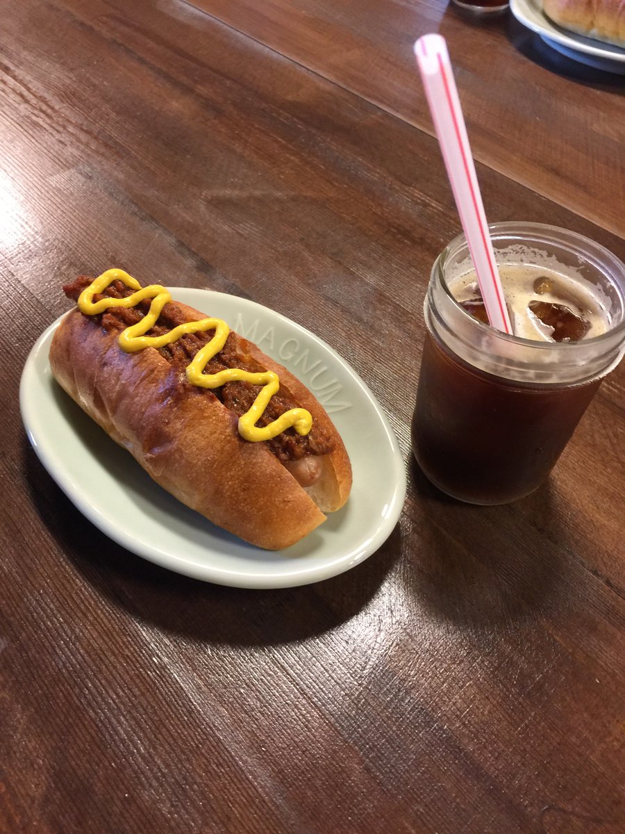 YorkieBrothers's tweet photo. 今週も能勢から篠山のマグナムコーヒーさんへ移動。
アイスコーヒーとチリドックを。
ここは好きな場所の一つです。
今日は129BAKERYさんのパンが売ってました。ラッキー。
#マグナムコーヒー
#129BAKERY https://t.co/KJjdwbBGRQ