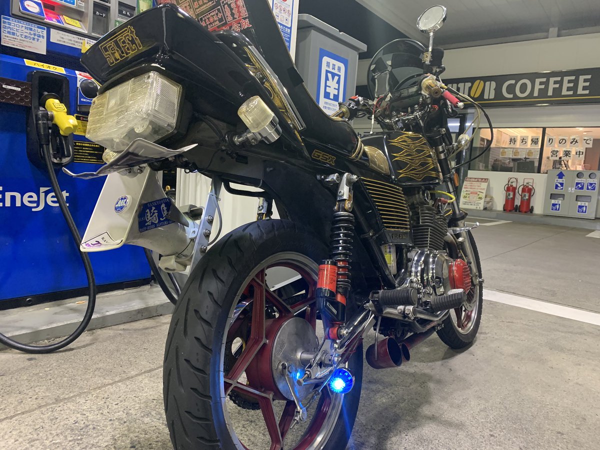 Hiroshi02021226's tweet photo. みなさん回していただきたいです🙇‍♂️
仕事に投資したいので渋々売ります😱
エンジンフレーム共に番号キッチリあり、中々極上って言われてる子です
パーツ結構あります。
宜しくお願いします🙏🙇‍♂️

#ザリ売ります
#gsx450
#拡散希望
#鬼拡散
#ばずれ https://t.co/dj3K8kOtyD