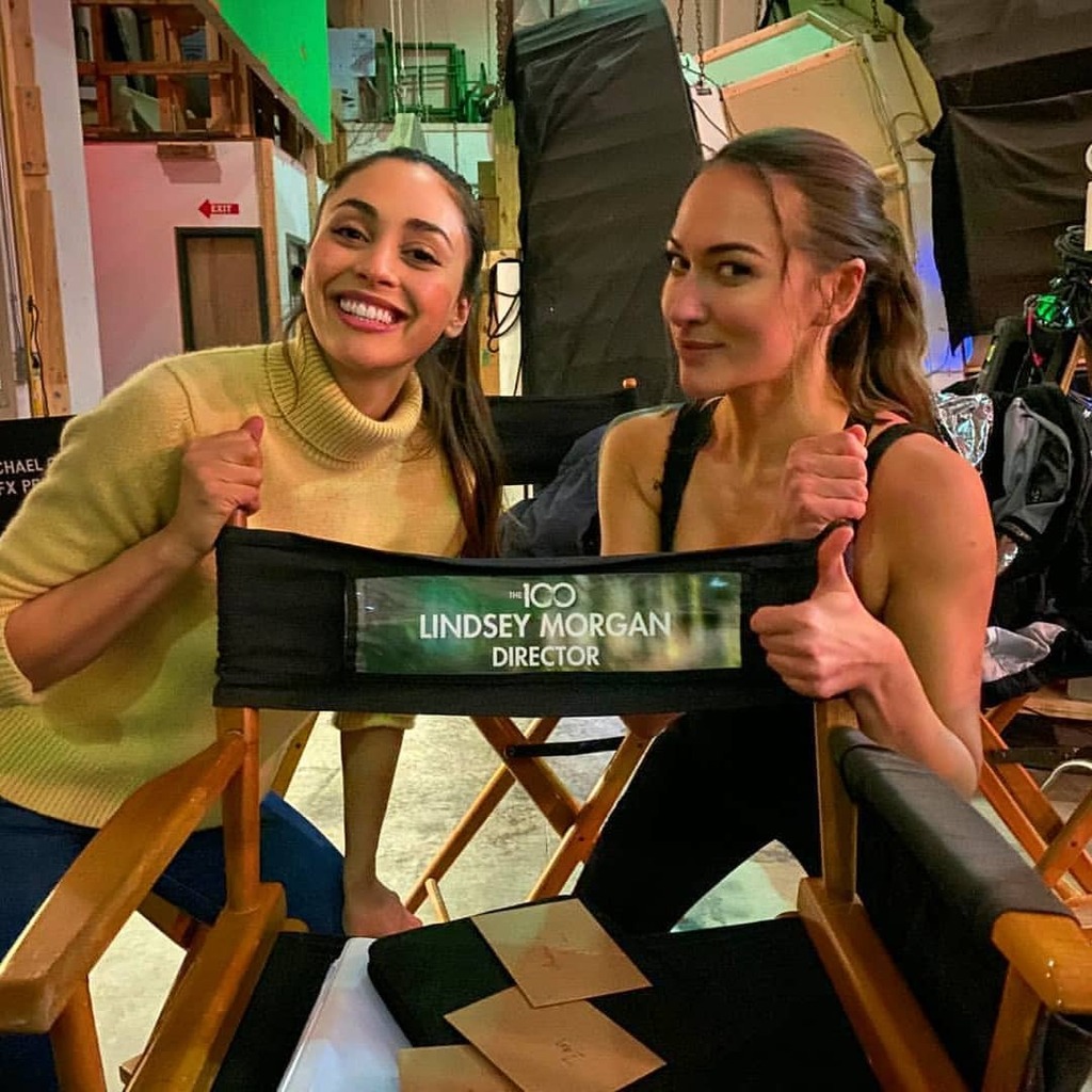 GroundersSource's tweet photo. Cuties. 💜❤

#The100 #tasyateles #echokomazgeda #lindseymorgan #ravenreyes #the100season7 #the100bts https://t.co/neR6jyXpVk https://t.co/npCiKvtzCw