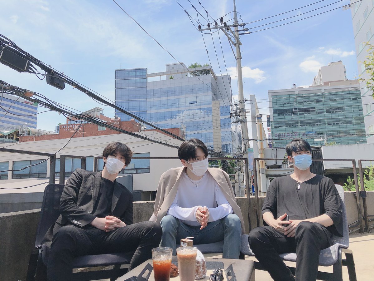 CUBE_PTG's tweet photo. [#신원] Good day ㅎㅁㅎ ㅎㅁㅎ ㅎㅁㅎ 눈부심 https://t.co/nLz33RW6gM