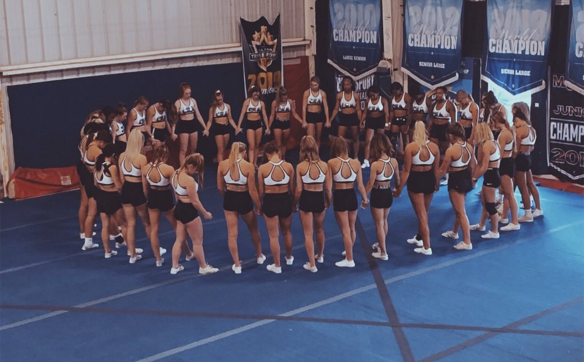 The team that made me fall in love with cheer last season all over again