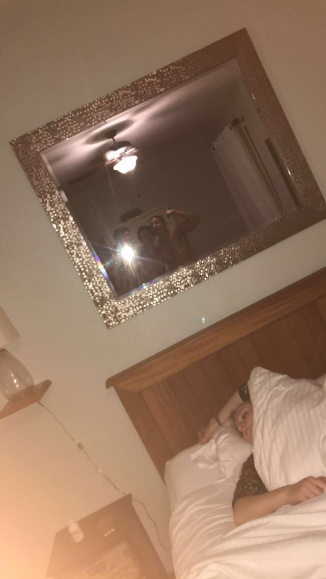 rilleybieber's tweet photo. open for a surprise https://t.co/mhxjbUfUVH