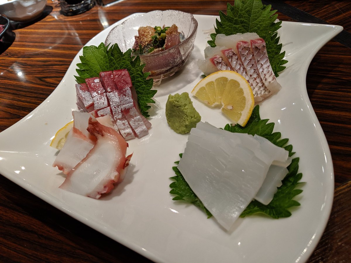 橋本 淳平 昨日の夜ご飯はお客様達と中洲にある 魚菜肴処 幸陽丸 にて 佐世保 名物のレモンステーキは初めて食べたけど ウマウマ 佐世保では定番の料理らしいけど 知らなかった いつかは現地で食べてみたいなあ 刺身は鯛 烏賊 胡麻鯖等どれも