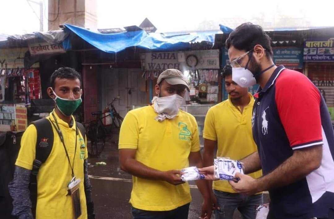 Belboy (<a href="/BelboyIn/">Belboy</a> ) collaborated with The BKS Citizens Group to provide logistical support for its #ShieldMumbai drive and distributed Protective Kits sponsored  by I❤️Mumbai foundation to the Vegetable vendors and shopkeepers in Santacruz (West). @Iamrahulkanal