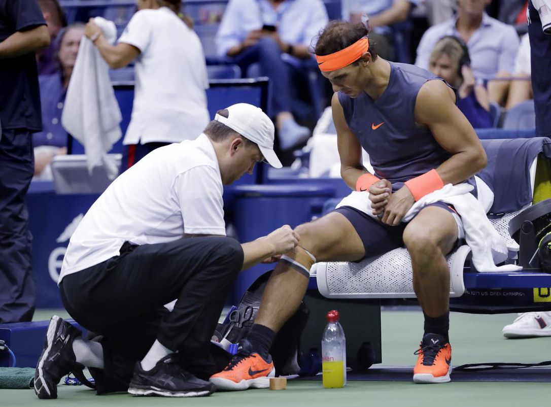 Best solution to the injury? (No cure yet)It is reccommended to rest the knee for 8 months to completely heal this injury (and even then its not 100%, but maybe 95% healed).Rafa Nadal had tendinosis and was forced to stay eight months out of tennis. 