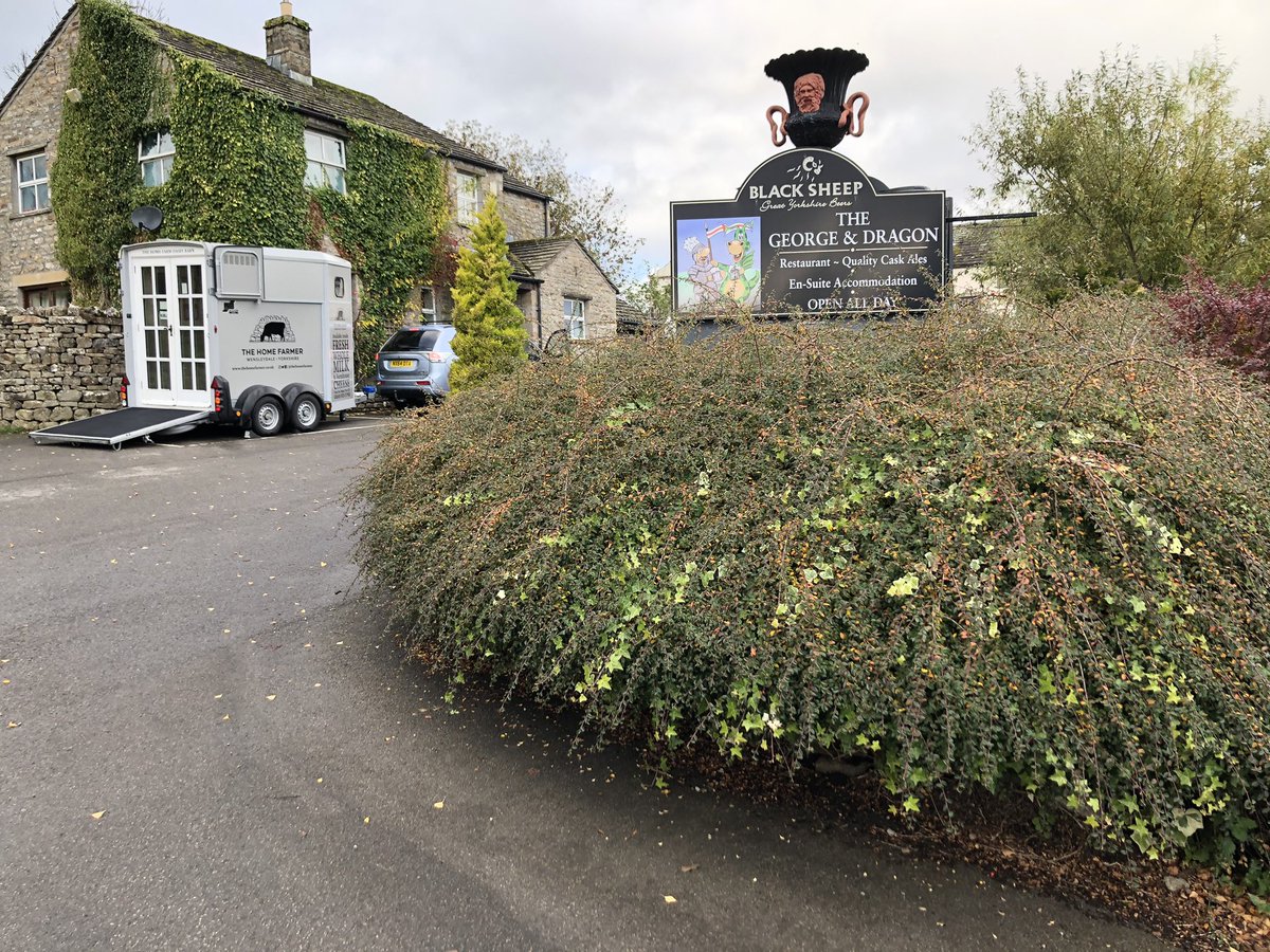curlewdairy's tweet photo. Our mobile milk vending machine is parked at the George &amp; dragon aysgarth until 9am Monday. Our new special milkshake flavour is caramel! 😋 #farmfreshmilk #reusableglassbottles #handcraftedcheese https://t.co/rwtuVQpG20
