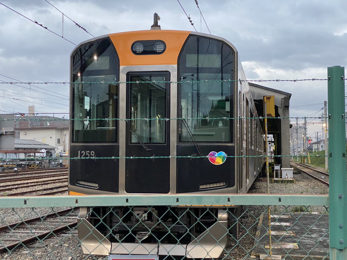 Kl30kei 山陽電車飾磨駅近くの車庫に 阪神1000系19fがいました 1000系は普段阪神なんば線や近鉄奈良線で運行していますが 姫路の飾磨車庫に入庫している1000系を見るのはいいですね 7 4 飾磨駅近くにて