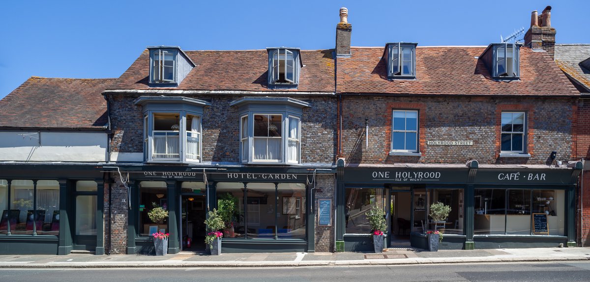 One Holyrood is OPEN and serving our lovely customers. 
Our menu is online, together with our Covid Safe procedures. 
We'll welcome you with our big smiles &amp; serve you with great food. Looking forward to seeing you soon!
#IsleofWight 
oneholyrood.co.uk