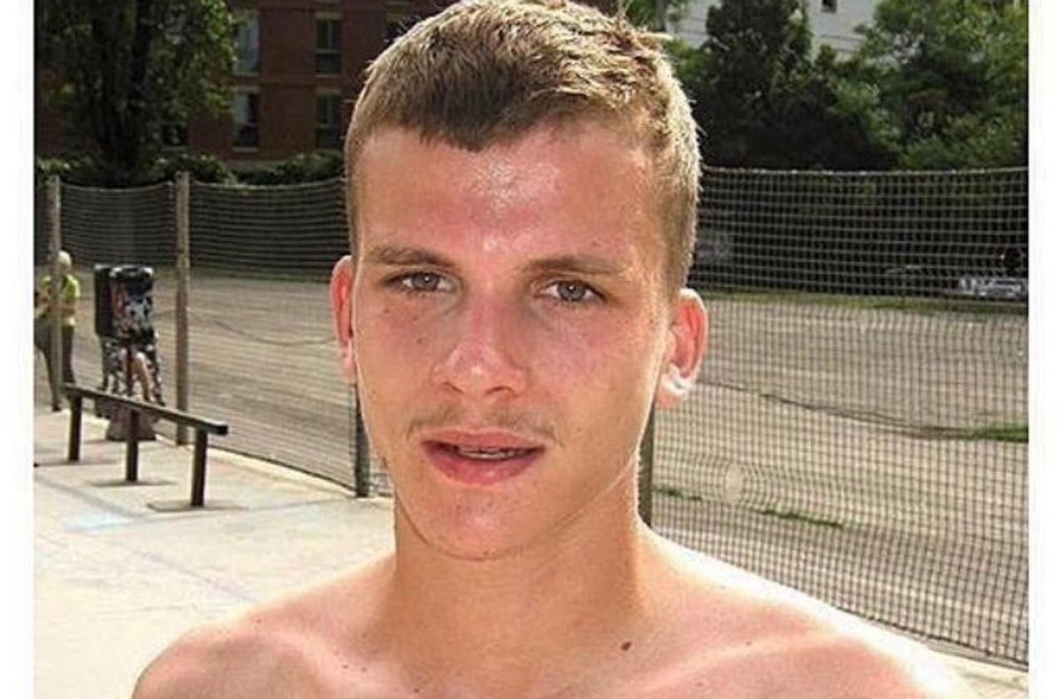 Tha_is_dcf's tweet photo. Thomas, un jeune de 23 ans poignardé à mort à Sarcelles pour qui il n’y aura aucun hommage médiatique. Trop blanc pour qu’on le plaigne.

C’est notre peuple qu’on assassine dans le plus grand des silences. 

Tweetez massivement #JusticePourThomas ! https://t.co/c8f7sHuNPw