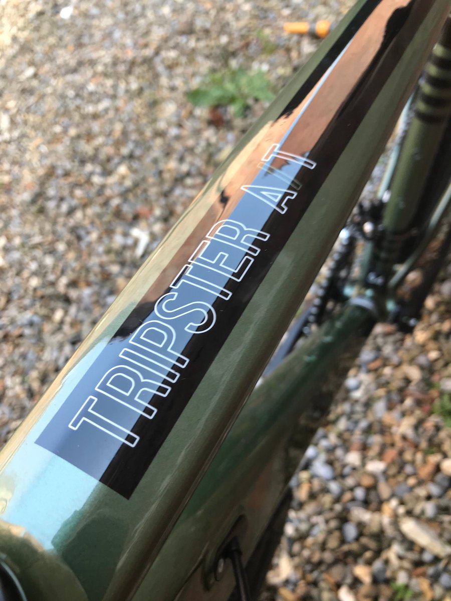 YorkCycleworks's tweet photo. GRAVEL ADVENTURES AHOY!
One lucky customer took this Harris Green @KinesisBikes_UK Tripster AT from us recently. Built with @ShimanoROAD GRX, @Hopetech Fortus 27.5/650b wheels and a @RitcheyLogic finishing kit, it really is a Swiss Army knife of a bike. #tailwindsalways https://t.co/L7e6mgDHBa