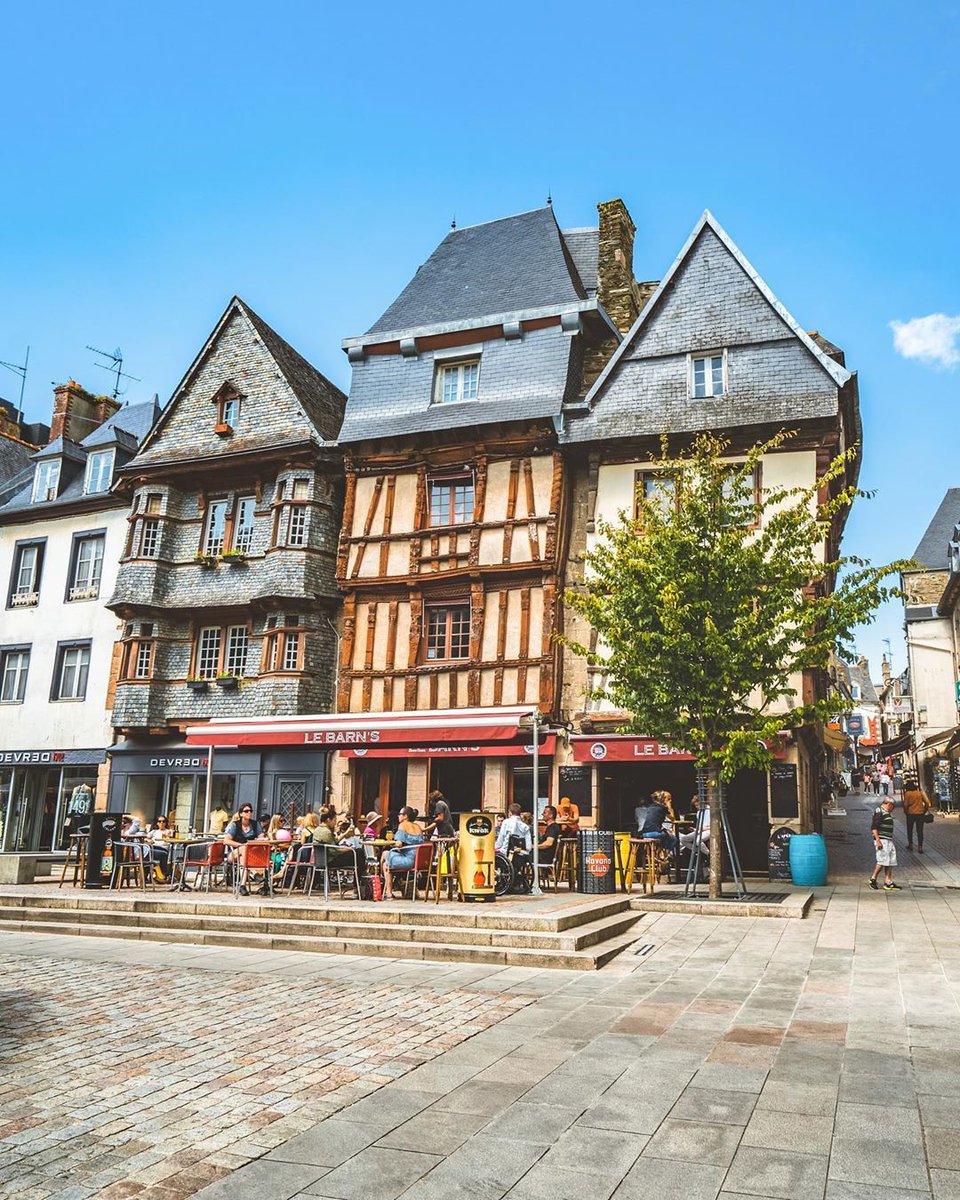 #ExplorelaFrance tweet media