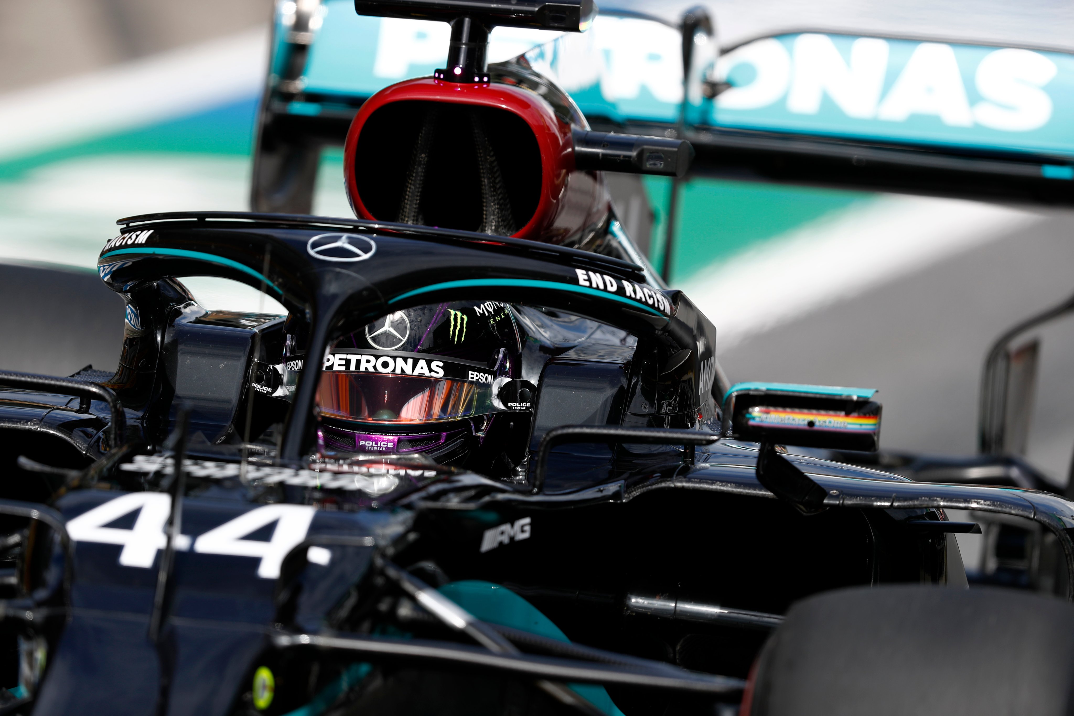 Harmadjára is a két Mercedes volt a leggyorsabb, éledezik a Red Bull
