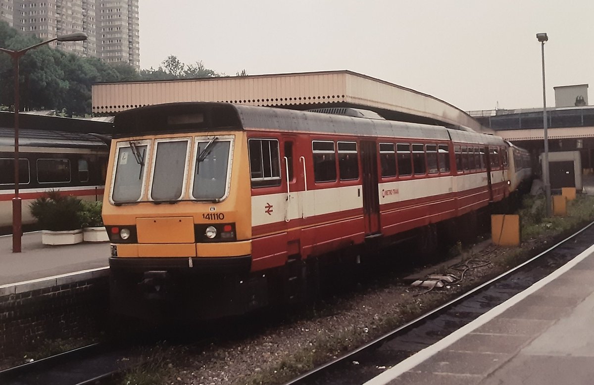 WilliamWardale's tweet image. British Rail Class 141110 at Sheffield Railway Station 
@RailbusMemories #class141 #pacertrain #sheffieldrailwaystation