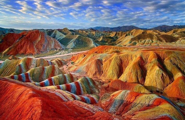 wasim_dr's tweet photo. Subhan'Allah, I was very unaware of this and I'm still in complete astonishment. I mean, this creation really exists? Mashallah 🥺

What amazes me the most is this Rainbow Mountains of China [Zhangye Danxia Landform] was mentioned in the Holy Qur-an 35:27.

Allah is indeed Great! https://t.co/l9ga1BVEpf