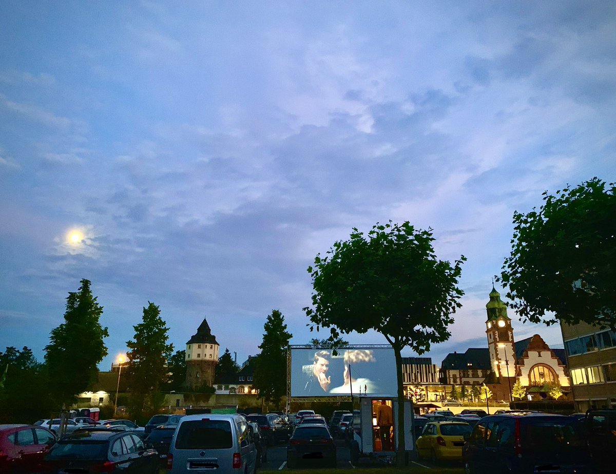 Was für ein großartiger Abend mit unserer Feel-Good-Komödie FAUSTDICK im fast ausverkauften Autokino Bad Homburg! #Filme #hnywood