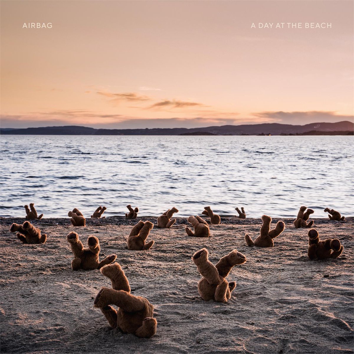 My review of the latest musical beauty by #Airbag is online now: eternal-terror.com/reviews/index.… #ADayAtTheBeach #progrock #progressive #CinematicRock #HardRock #ClassicRock #Norway #albumreview #musicreview @KarismaRecords