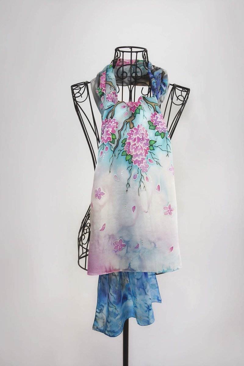 Serendipity_J0's tweet photo. My daily dose of art
This time Sakura tree in between seasons
#silkart #silkscarf #handmade 
#joannasilkart 
#sakura https://t.co/VV0bSrlblh https://t.co/DrOA1scbDP