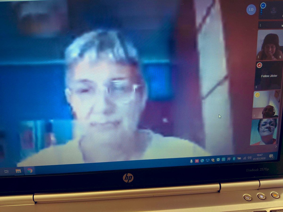 FundacioDrissa's tweet photo. Núria Fornalés, cap de l'àrea social i Monse Vidal, treballadora social de #Drissa, comparteixen una estona amb els companys del programa de 📻#EnsPatinaEmbrague, per informar àmpliament de la #repressa dels serveis prelaborals. Tots a punt 👏👏👏 https://t.co/08CiKs56vm