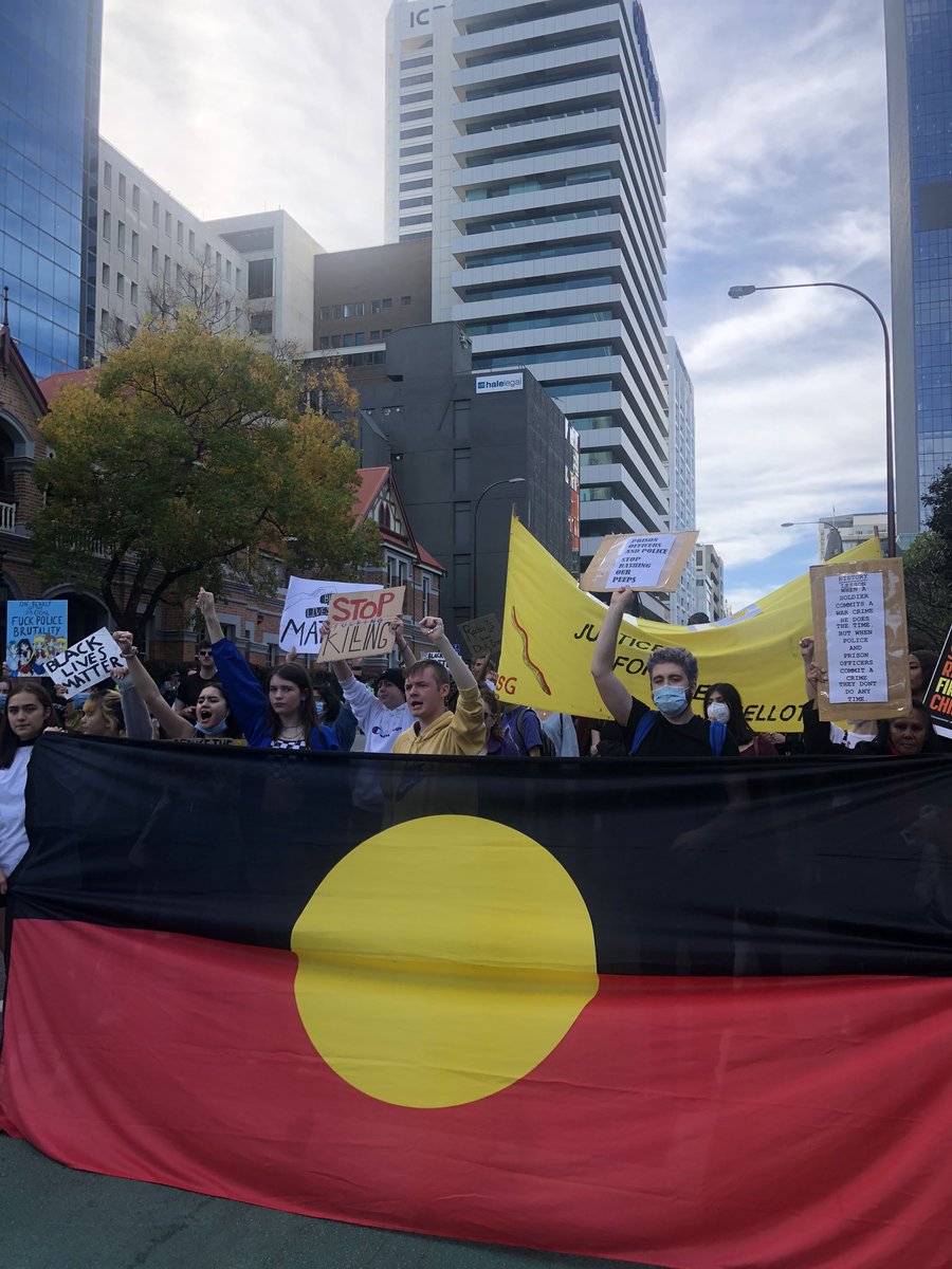 boorloojustice's tweet photo. BLACK LIVES MATTER! We DEMAND JUSTICE #AboriginalLivesMatter #BlackLivesMatter #boorloojustice #BLMPERTH https://t.co/SRuYhN9tmE