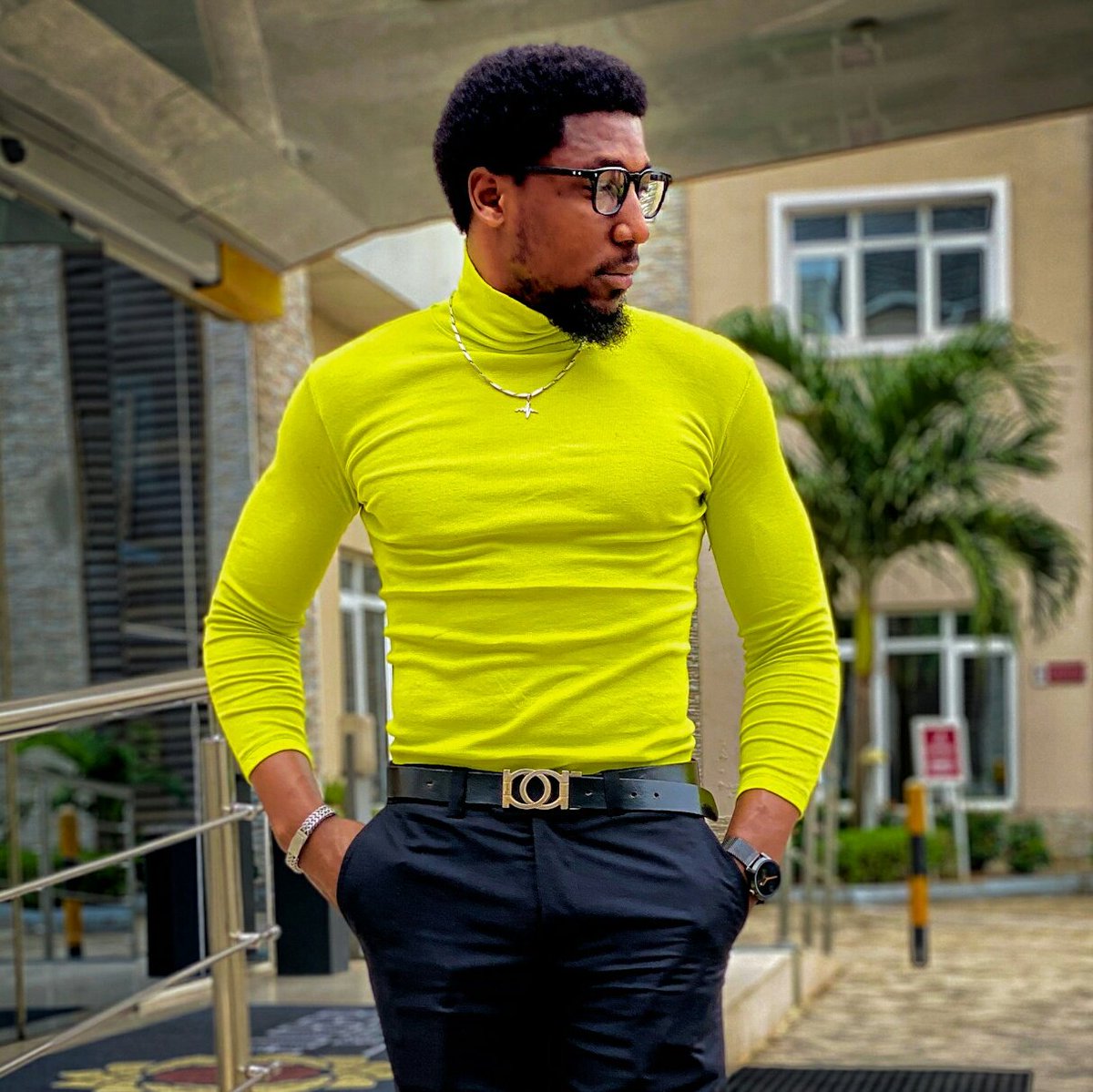 GracefullyXoxo's tweet photo. DUDE!!Hotness is a VIRTUE tailored for this MAN!! Man like @realChrisville πππβ¨β¨β¨
#chrisvillethebrand #energygod #HeatWarning #modeling #HitRefresh #flexModel #toohottohandle #vibeking #redbulluntapped2020 #track1 #energytakeover https://t.co/rkLympQbul