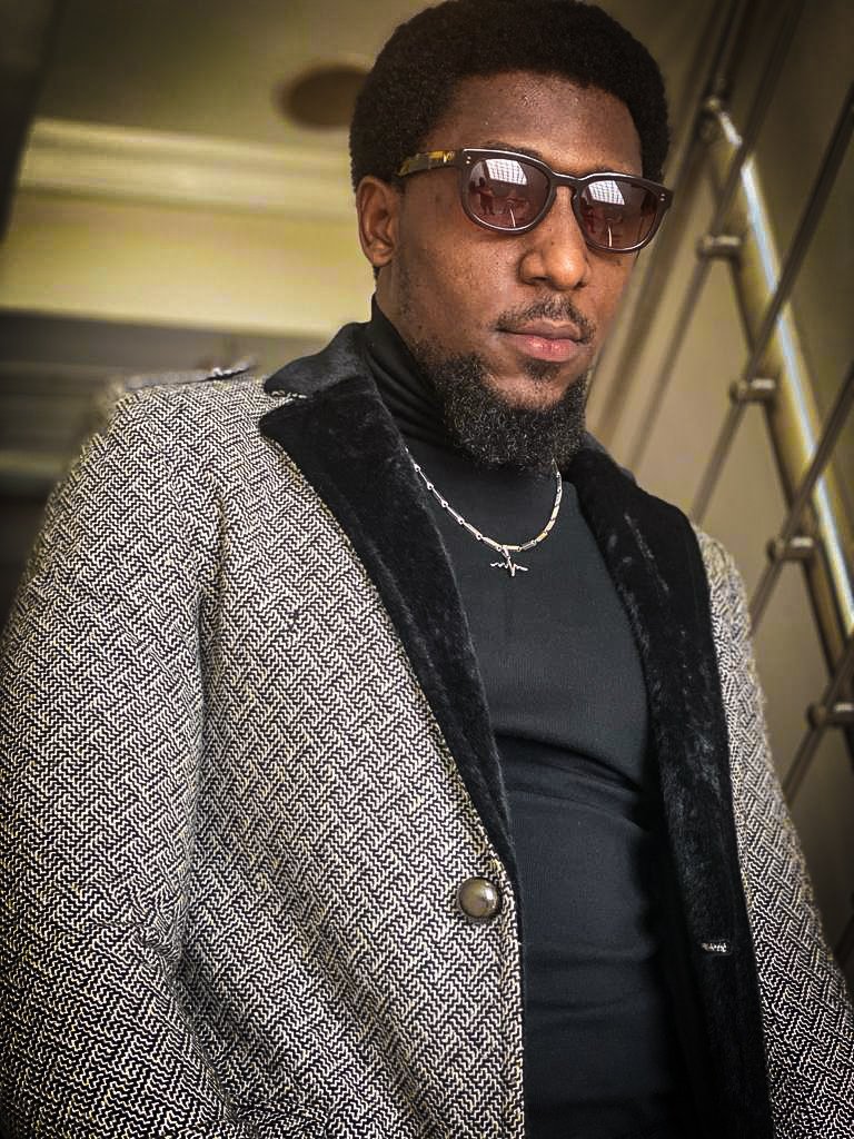 GracefullyXoxo's tweet photo. DUDE!!Hotness is a VIRTUE tailored for this MAN!! Man like @realChrisville πππβ¨β¨β¨
#chrisvillethebrand #energygod #HeatWarning #modeling #HitRefresh #flexModel #toohottohandle #vibeking #redbulluntapped2020 #track1 #energytakeover https://t.co/rkLympQbul