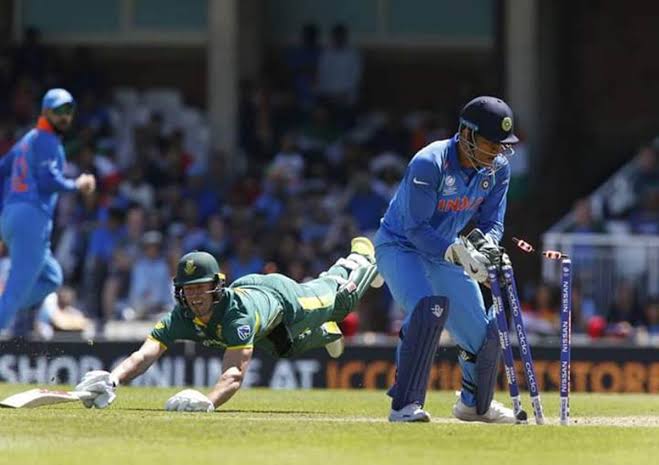CricXtasy's tweet photo. Forget stumpings, batsmen couldn't deal with his fast hands when running between the wickets! 🧤
The run-outs kept coming ⤵️
#Cricket #CricketThread https://t.co/QXhEJYqSDh