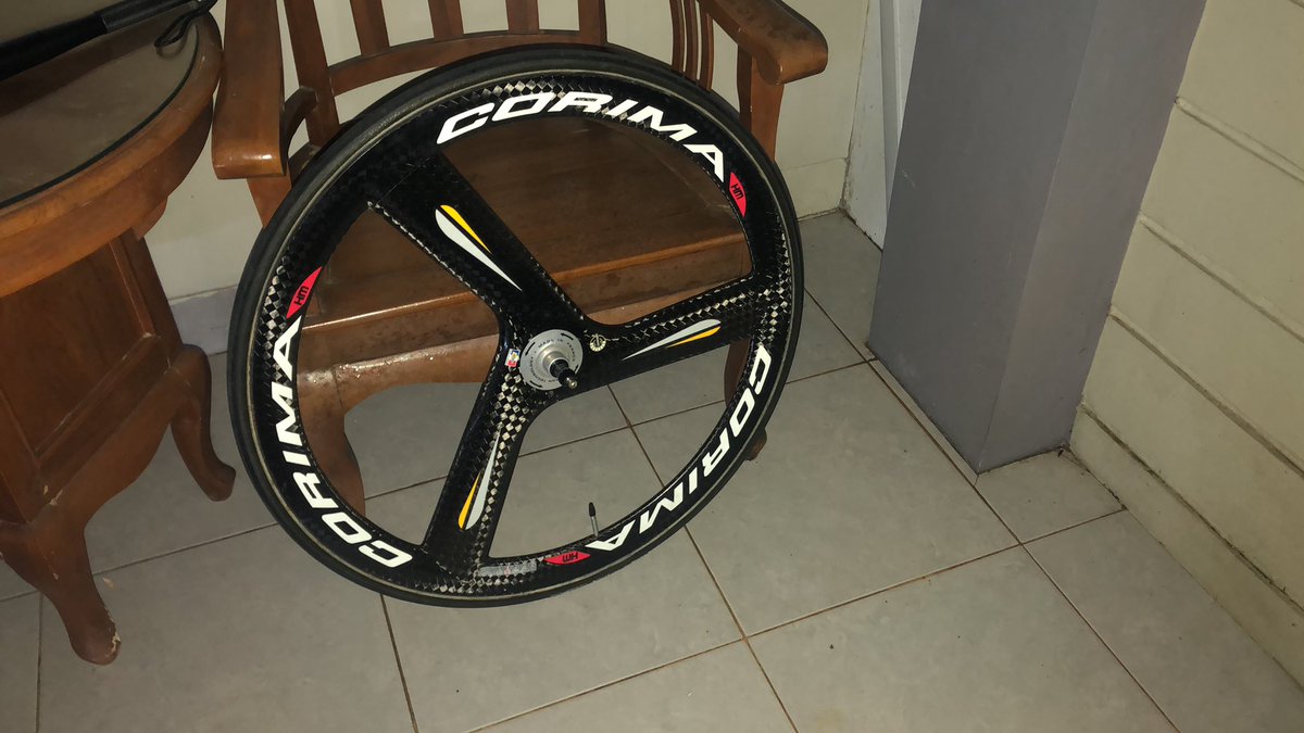 rahanandra's tweet photo. #fnfjb - WTS Corima mint condition ban tubular vittoria baru ganti minat pm/contact : 08119996867 https://t.co/r0NIrNxBpQ