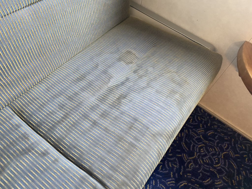 #BrittanyFerries - to use the Portsmouth-Caen crossing, you MUST buy a cabin - and use it- to isolate - presumably for my health. This does not look healthy....all seats/bed the same. Can’t use free WiFi as only works in public areas. Have to buy to use in cabin.
