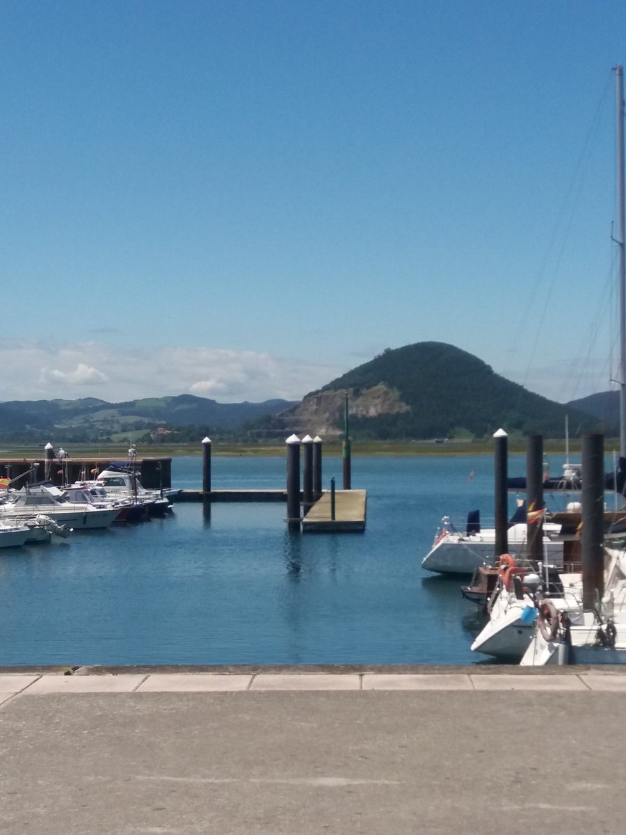 #BuenosDiasATodos ❤
Feliz sábado☕disfrutar el día por aquí apunta maneras ..