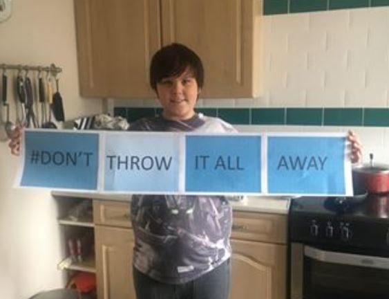 approachtoo's tweet photo. Did you know non-degradable items eg soft drink cans, plastic bags &amp; fast food wrappers are the most common items thrown out cars.
Message from Jack and the Ferryhill and Chilton Ambassadors, PLEASE STOP!
Thank you to @mattvickersmp MP for supporting #dontthrowitallaway campaign https://t.co/BDxuCM7ETU