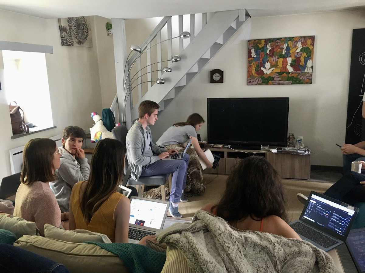 Pharma_ANEPF's tweet photo. Début de l'Assemblée Générale de l'ANEPF à distance ! 
Merci aux étudiants présents dès 9h ce matin pour les derniers points du Bureau National 2019-2020.

Cette après-midi auront lieu les points moraux du Bureau mené par @Gautier_ANEPF ! https://t.co/U9jCA29aEb