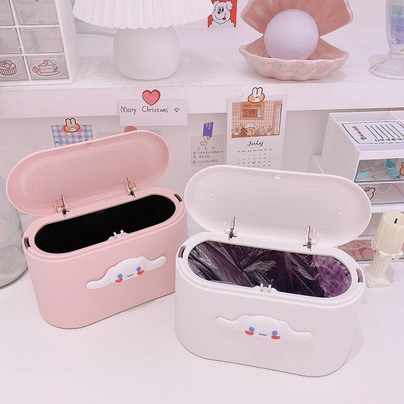 apshop14x's tweet photo. ถังขยะวางบนโต๊ะ🌧️[pre-order] 
-ราคา 321 บาท
-ขนาด: 22 * ​​11 * 13 ซม. 
-สี : ขาว ชมพู
#ถังขยะน่ารัก #ของตกแต่งห้อง https://t.co/SQFQ2GR5Ym