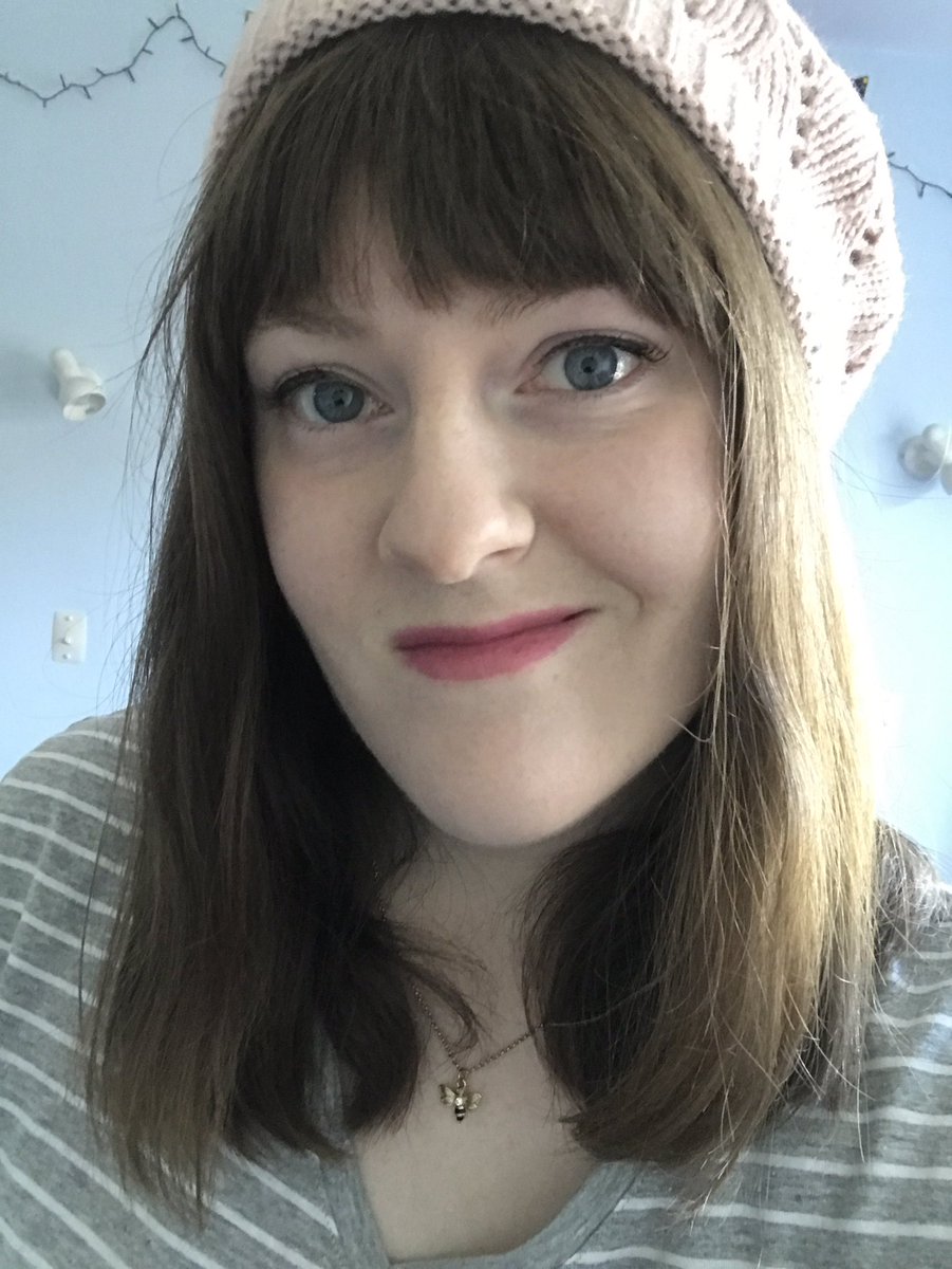 Found the perfect shade of pink lipstick for my pale skin 😊💄