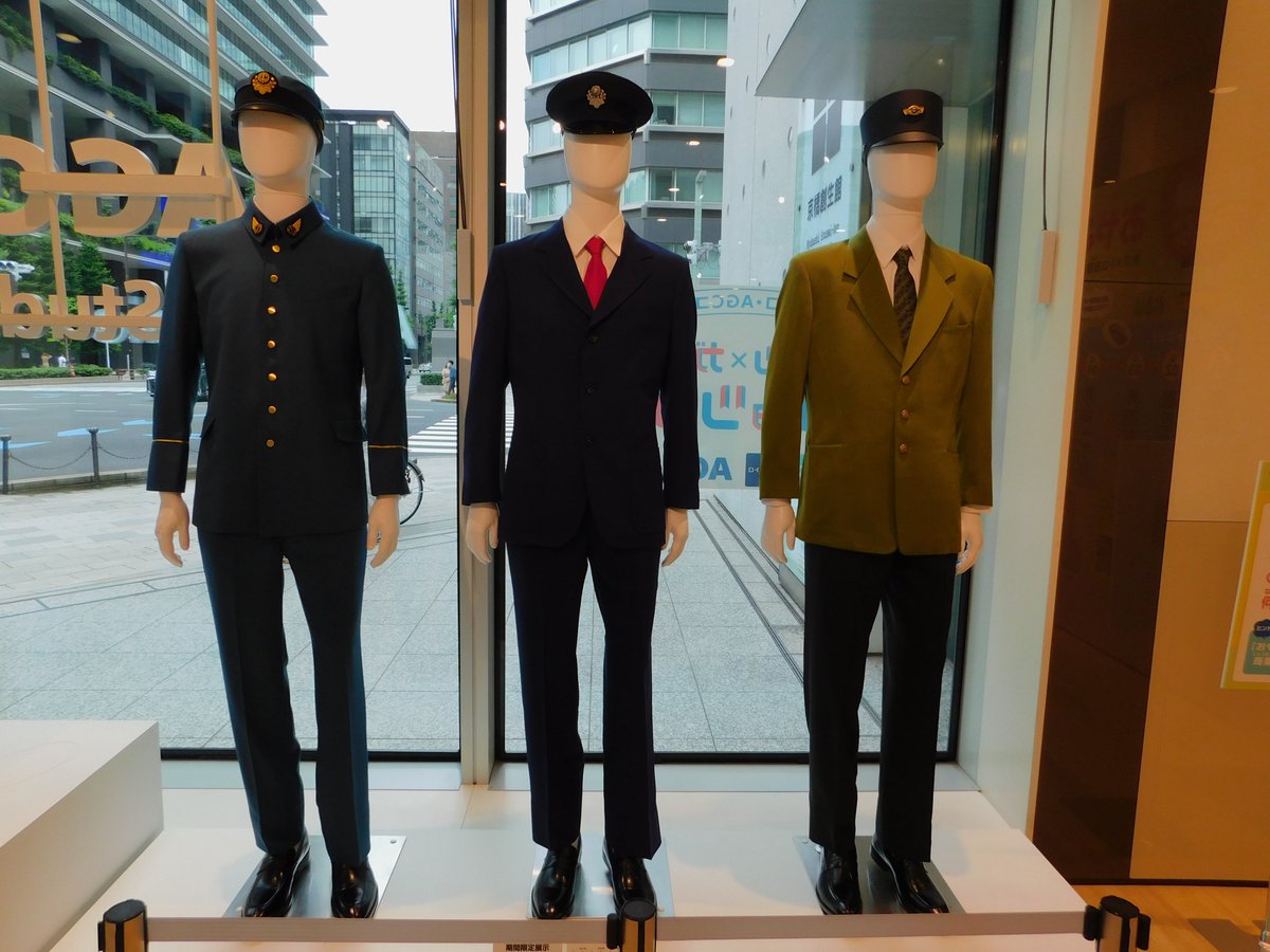 これは懐かしい！営団地下鉄時代の緑色の制服や銀座線の旧型をデザイン