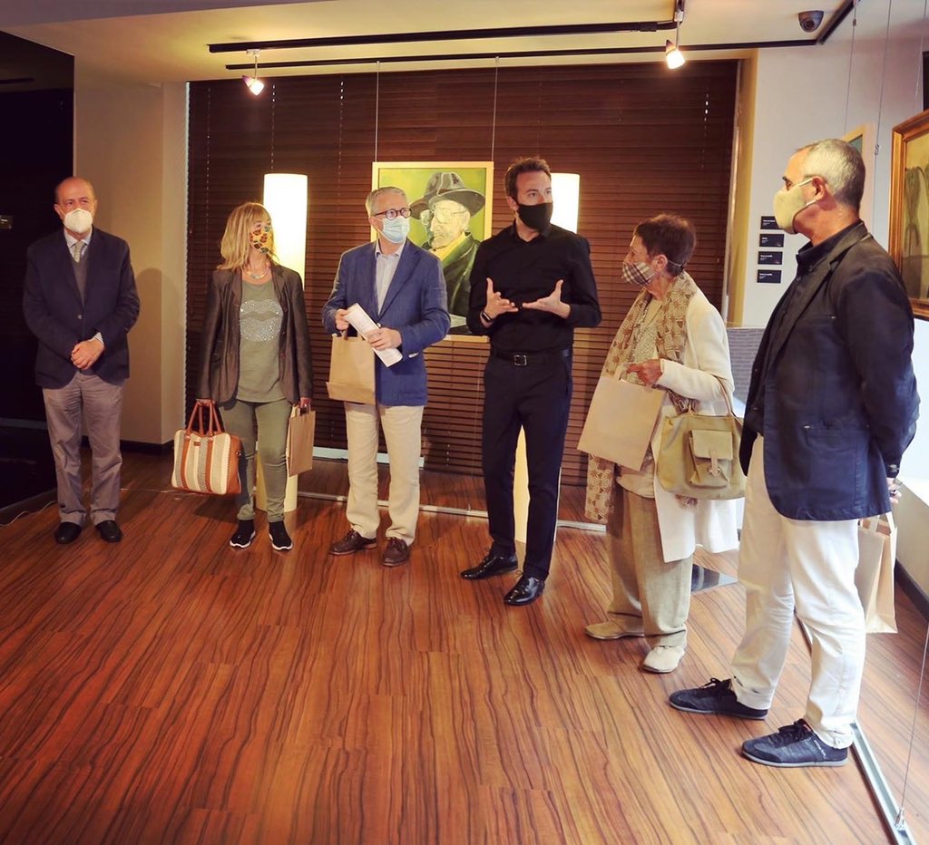 jesus_mazon's tweet photo. Anoche presentamos la colección de #PioMuriedas en el #EspacioCultural @fraileyblanco #Santander. #Gracias a su hijo Manuel por impulsar él recuerda de la figura de su padre y a tod@s los amig@s que nos acompañaron. Durante el mes #julio cada tarde. Espero y deseo que os guste. https://t.co/KhHViT1hJv