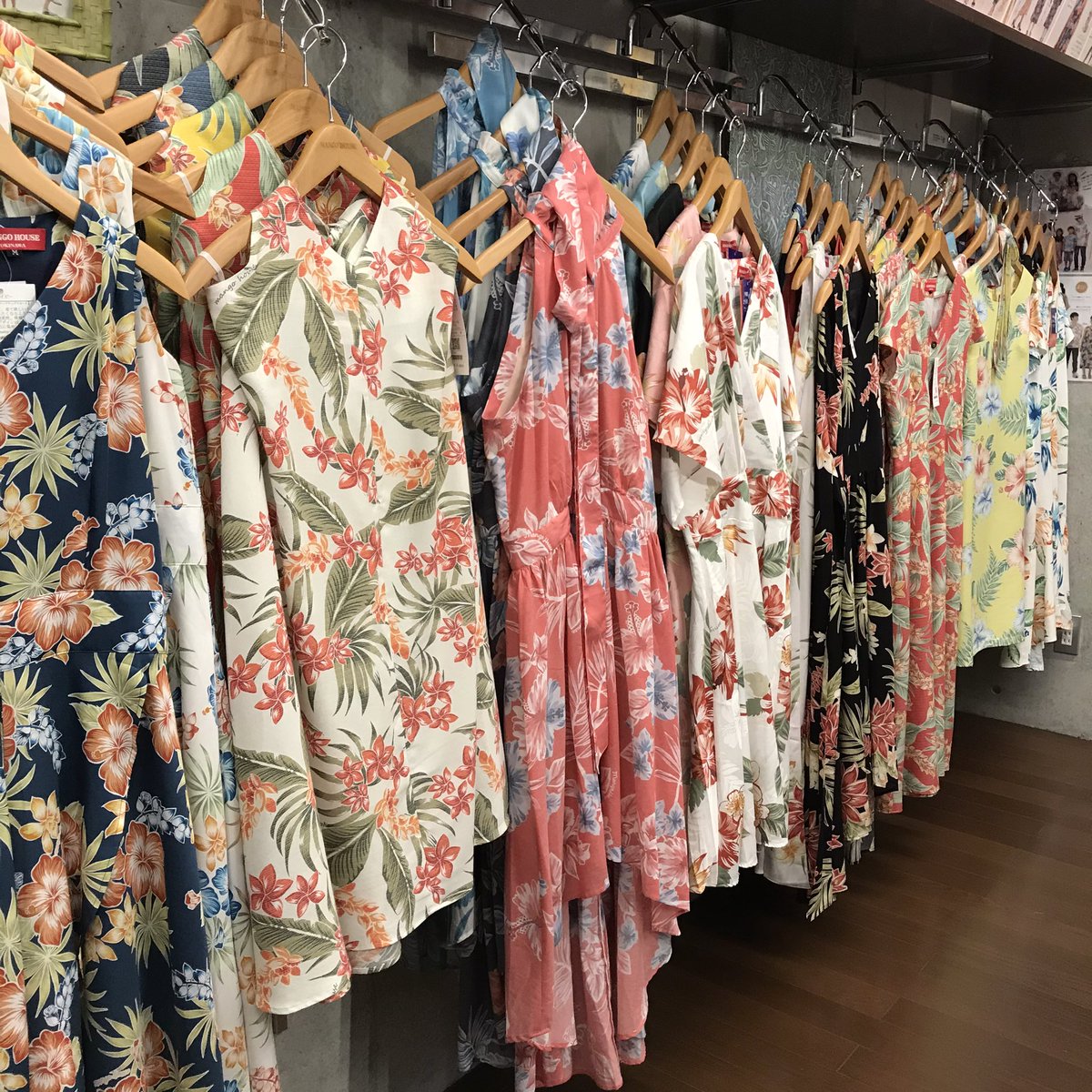 ট ইট র マンゴハウス 沖縄アロハシャツ かりゆしウェア 専門店 新作ワンピース続々入荷で 小禄バイパス店のワンピースコーナーはボリューミー リゾートワンピースなら マンゴハウス かりゆしウェア アロハシャツ ワンピース ট ইট র マンゴハウス 沖縄アロハシャツ かりゆしウェア 専門店 新作ワンピース続々入荷で 小禄バイパス店のワンピースコーナーはボリューミー リゾートワンピースなら マンゴハウス かりゆしウェア アロハシャツ ワンピース