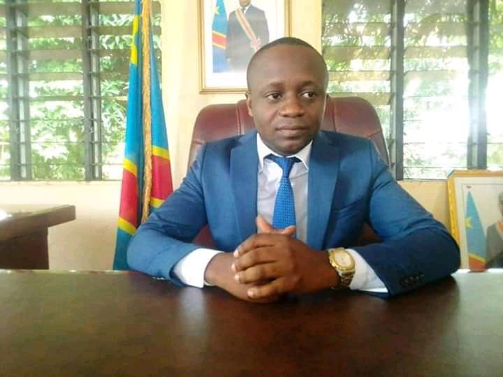 omadilu's tweet photo. A 29 ans seulement  , Jacques Bombaka désormais à la tête de la Province du Mai-ndombe, devient le plus jeune Gouverneur peut-être de l'histoire du CONGO après l'ère des pères de l'indépendance.
C'est encore possible JEUNESSE ! 💪💪✌️🇨🇩 https://t.co/1DeQ7akZ1N