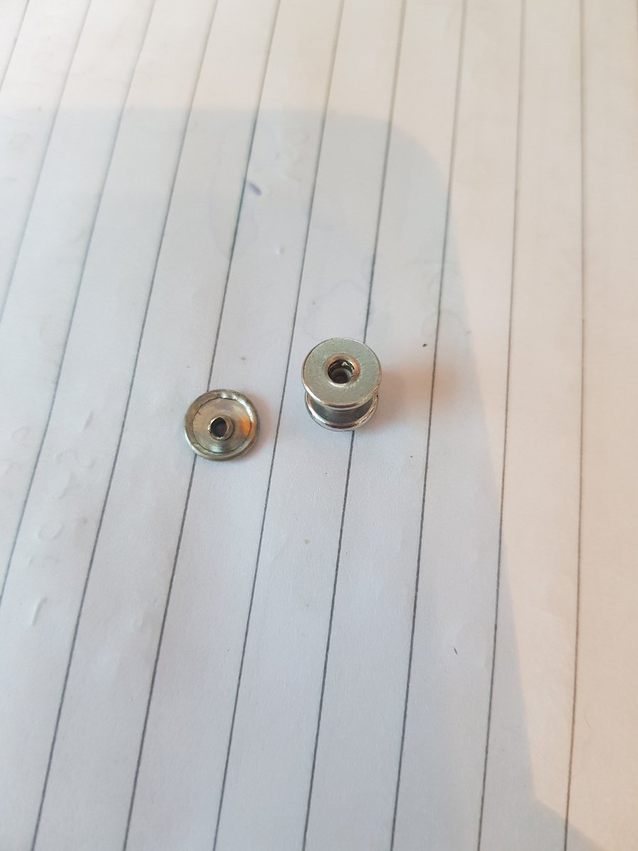 GDrysdale89's tweet photo. @Joulesclothing hi, is it possible to post me a new press stud for the back of my wellies? It broke yesterday! :( https://t.co/24C3Giitiy