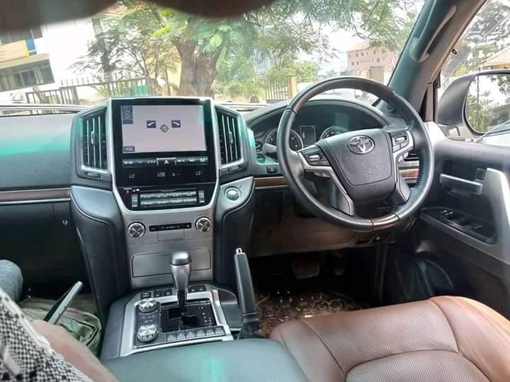 AlvinAine2's tweet photo. Land crushier V8 model 2016 on sale 
For More information contact 0779363139
0755505913 https://t.co/zql98vQb0h