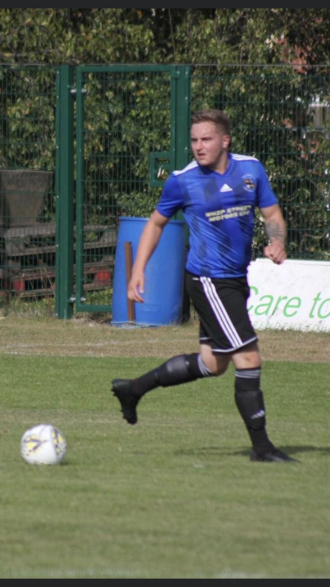 Claydon_FC's tweet photo. A big happy birthday to our boy, the dead ball specialist, Mr Danny Knock. Much loved by the CFC family #Lovesfreekicks #NotSoTubbyNow #OurNumber8 👊💙🖤💙 https://t.co/TapwOYAWWw