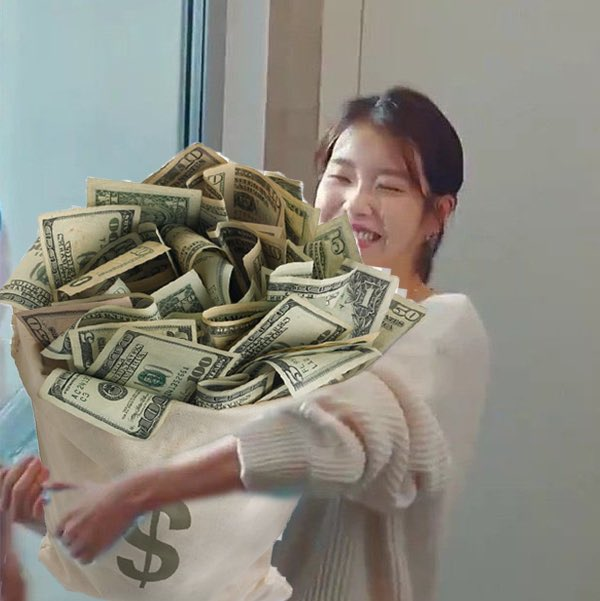 Кореянка с деньгами. Корейцы с деньгами. Кореец с деньгами в руках. Корейские деньги фото.